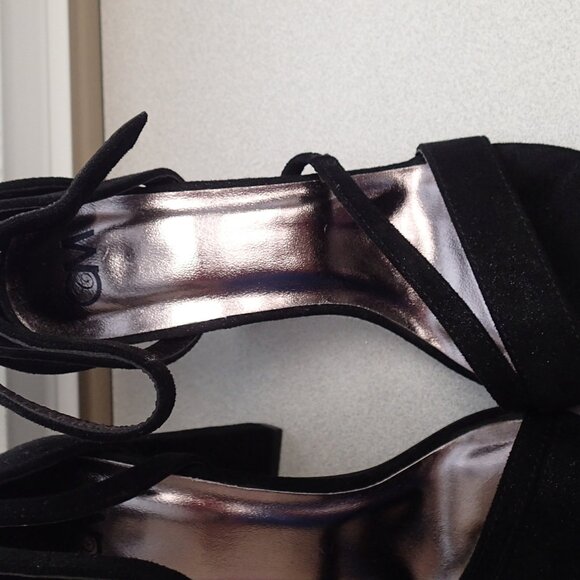 Chelsea Moreland High Heels Size 7.5 - Picture 6 of 7